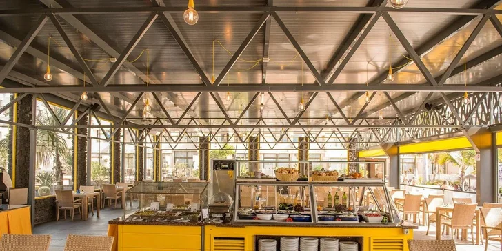 Dovolená na Lanzarote: 4* hotel s polopenzí nebo all inclusive, bazény i let