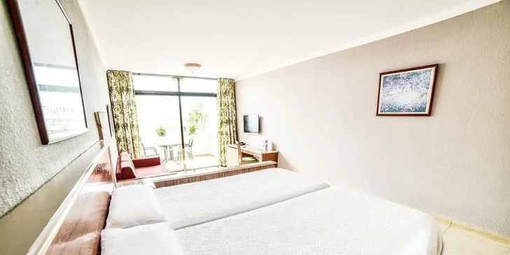 Dovolená na Lanzarote: 4* hotel s polopenzí nebo all inclusive, bazény i let
