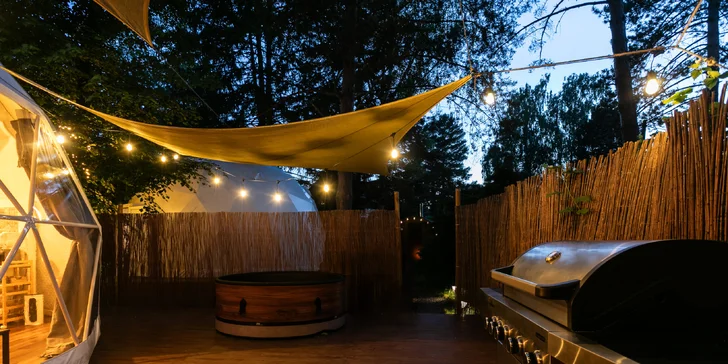 Glamping u pláže na Slapech: snídaně i privátní vířivka a venkovní sauna