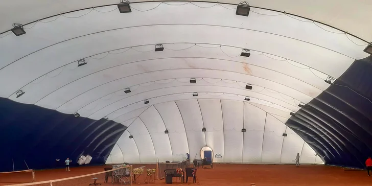 Osvojte si základy tenisu: trénink s profíkem i výběr rakety na míru, 60 minut