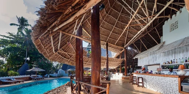 Zanzibar: hotel Diamonds Mapenzi Beach Club**** u pláže, all inclusive, bazény i let dreamlinerem