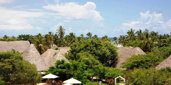 Letecky na Zanzibar: 5* hotel Bluebay Beach Resort přímo u pláže, all inclusive, bazén