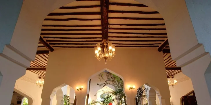 Letecky na Zanzibar: 5* hotel Bluebay Beach Resort přímo u pláže, all inclusive, bazén