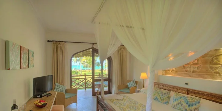 Letecky na Zanzibar: 5* hotel Bluebay Beach Resort přímo u pláže, all inclusive, bazén