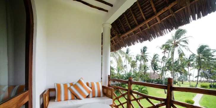 Letecky na Zanzibar: 5* hotel Bluebay Beach Resort přímo u pláže, all inclusive, bazén
