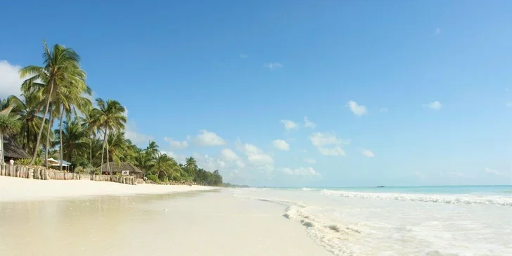 Letecky na Zanzibar: 5* hotel Bluebay Beach Resort přímo u pláže, all inclusive, bazén