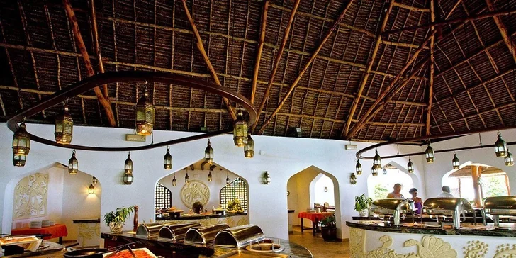Letecky Zanzibar: let dreamlinerem, hotel Sultan Sands Island Resort**** s all inclusive, bazén i pláž