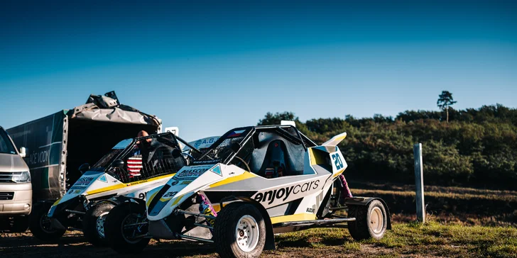 Jízda ve speciální závodní buggy Kartcross na 4 tratích po celé ČR i s certifikátem, záznamem a občerstvením