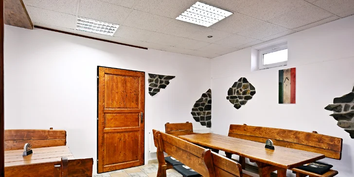 Zažeňte hlad: pečená kuřecí křídla s pizza chlebem pro 1 i 2 osoby