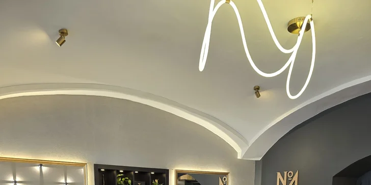 Až 1 500 Kč na vše U Zlaté hvězdy a v bistru N°4: steaky, mořské speciality, česká jídla i vinný bar