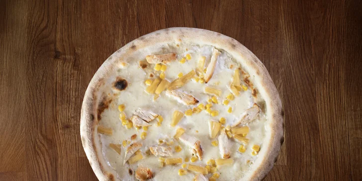 Se sýrem, šunkou i lososem: italská pizza a koktejl dle výběru pro 1 osobu