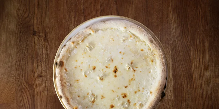 Se sýrem, šunkou i lososem: italská pizza a koktejl dle výběru pro 1 osobu