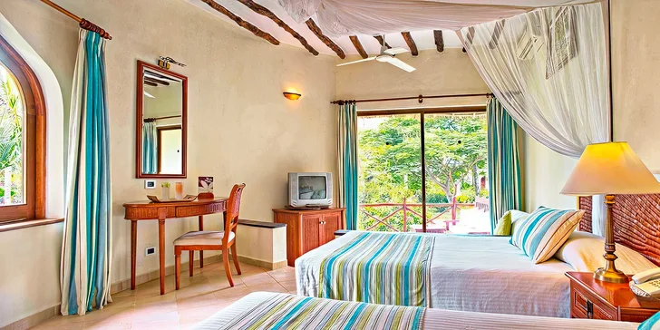 Letecky Zanzibar: let dreamlinerem, hotel Sultan Sands Island Resort**** s all inclusive, bazén i pláž