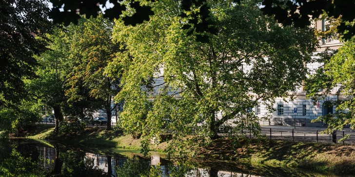 Poznejte Vratislav: hotel v centru města, vč. snídaně, fitness a vstupenek do Krupa Art Foundation, 600 m od náměstí Rynek