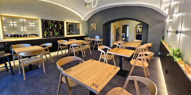 Až 1 500 Kč na vše U Zlaté hvězdy a v bistru N°4: steaky, mořské speciality, česká jídla i vinný bar