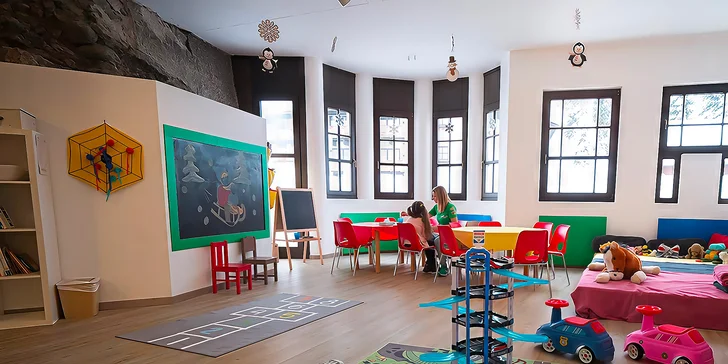 Na lyže do Fieberbrunnu: zámecký family hotel s neomezeným wellness a polopenzí, first minute sleva