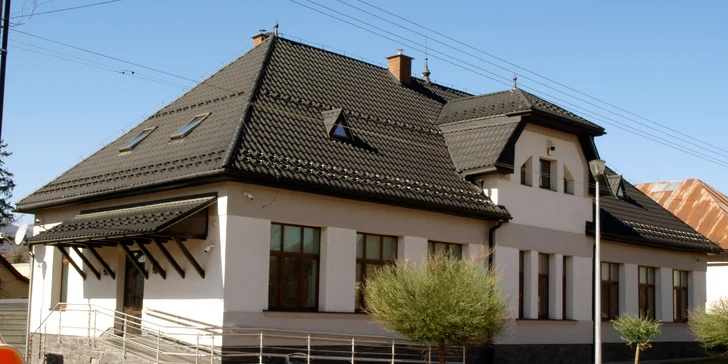 Dovolená v apartmánech pod Nízkými Tatrami: soukromý wellness, fitko i krb