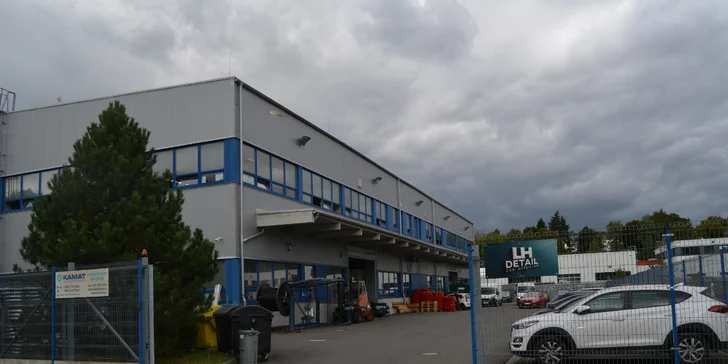 Čištění interiéru nebo exteriéru auta či kompletní servis, možnost vyzvednutí v Ostravě