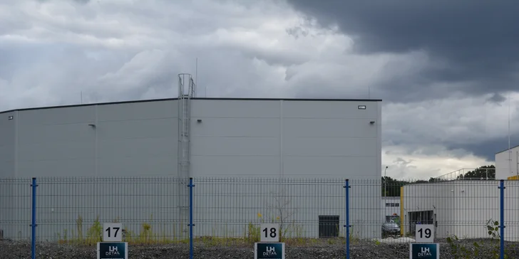 Čištění interiéru nebo exteriéru auta či kompletní servis, možnost vyzvednutí v Ostravě
