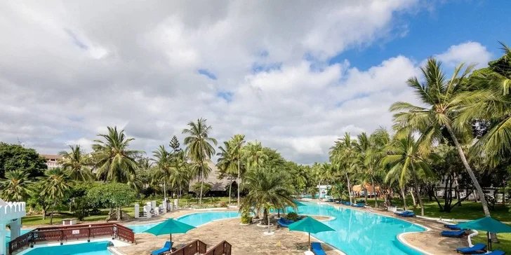 Dovolená v Keni: 4* hotel přímo u pláže, all inclusive, bazény, sportovní aktivity i let