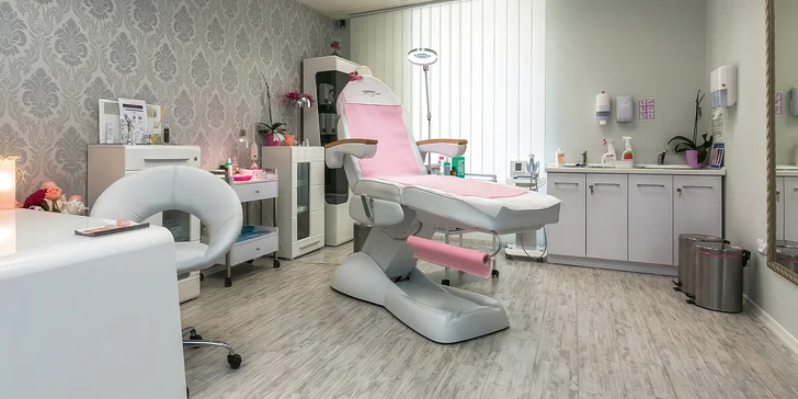 Dentální hygiena pro dospělé: odstranění zubního kamene, air-flow i depurace