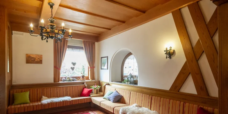 Pobyt v srdci Dolomit: hotel s polopenzí a karta výhod se skibusem zdarma