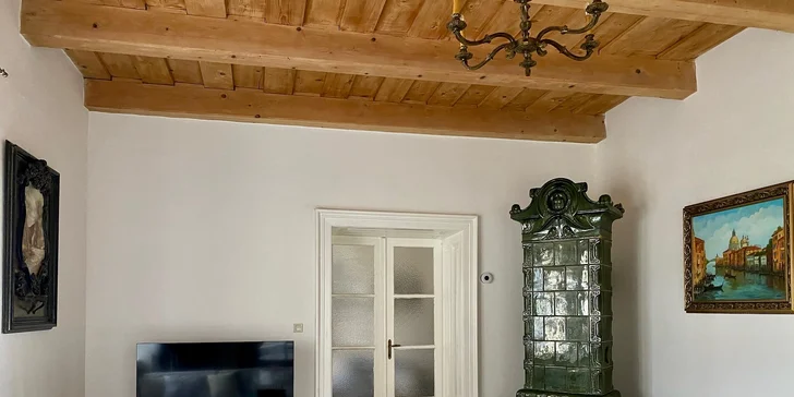 Historická vila v areálu zámku Svatý Anton: 3 apartmány s krásnou anglickou zahradou