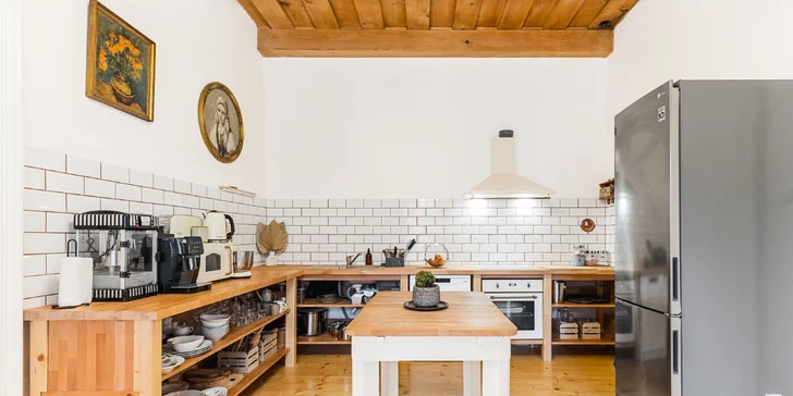 Historická vila v areálu zámku Svatý Anton: 3 apartmány s krásnou anglickou zahradou