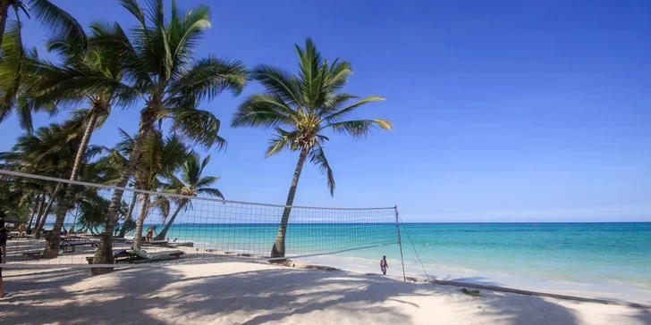 Letecky na Zanzibar: 5* hotel Bluebay Beach Resort přímo u pláže, all inclusive, bazén
