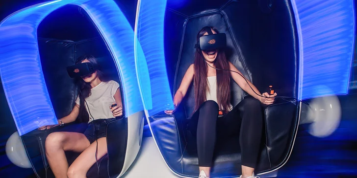 Královská zábava pro celou rodinu: 90 minut v herním centru, 9D kino, VR Machine Gun i simulátor