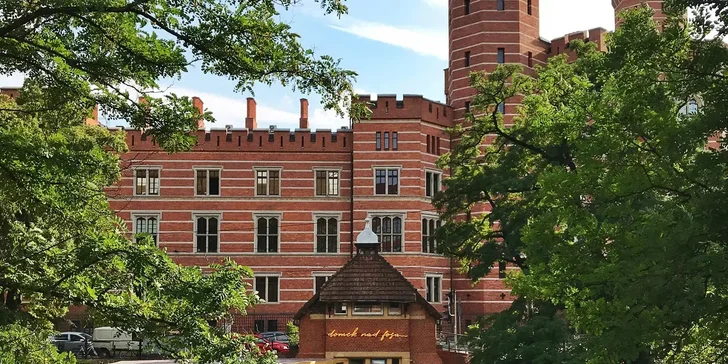Poznejte Vratislav: hotel v centru města, vč. snídaně, fitness a vstupenek do Krupa Art Foundation, 600 m od náměstí Rynek
