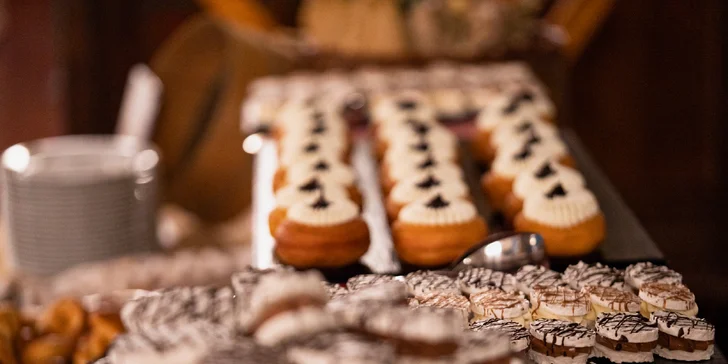 Káva a dort pro 2 osoby v nádherné secesní kavárně v Obecním domě