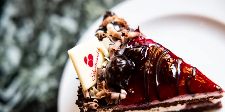 Káva a dort pro 2 osoby v nádherné secesní kavárně v Obecním domě