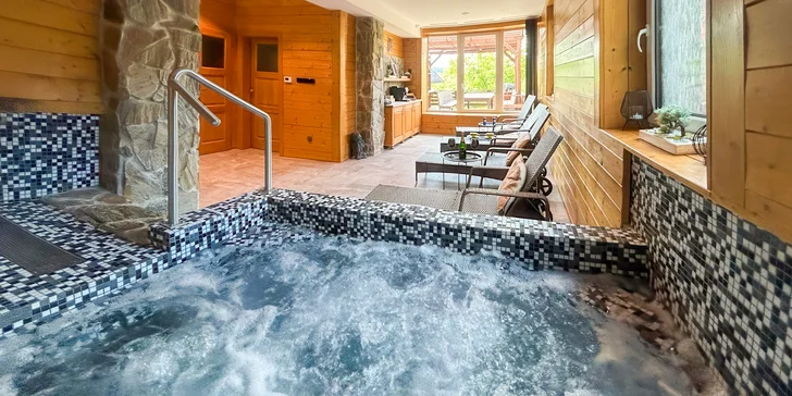 Relax v Podkrkonoší: privátní wellness pro 2 osoby až na 180 minut, sauna, vířivka, občerstvení