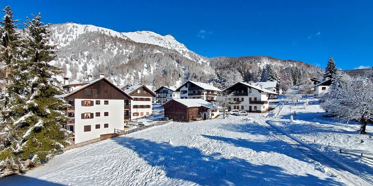 Pobyt v srdci Dolomit: hotel s polopenzí a karta výhod se skibusem zdarma