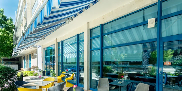 All inclusive dovolená v Bulharsku: apartmány pro páry i rodiny, bazén, animace i děti zdarma