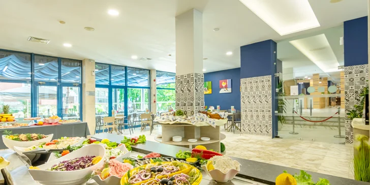 All inclusive dovolená v Bulharsku: apartmány pro páry i rodiny, bazén, animace i děti zdarma