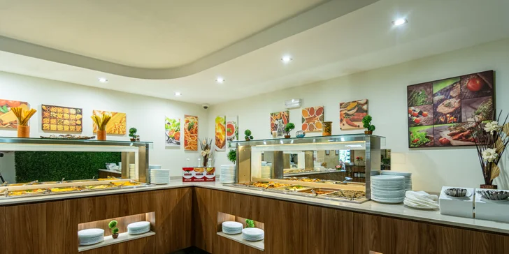 Rodinná dovolená v Bulharsku: hotel 500 m od moře, animační program, nový aquapark, 2 děti zdarma