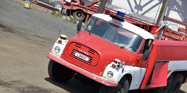 120min. jízda terénem a po houpačce v kabině 4 speciálů Tatra