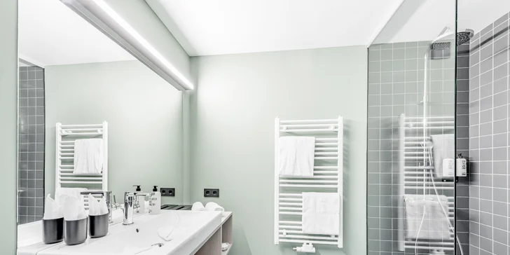 Boutique hotel v Seefeldu: střešní wellness a snídaně, v zimě sjezdovky i běžky