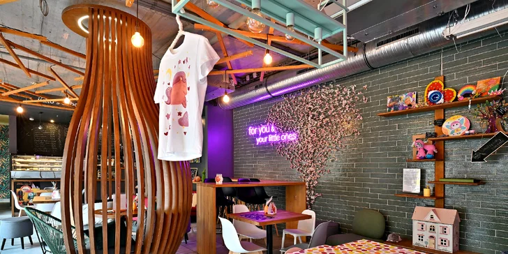 Kavárna Lapin Cherry: 1, 2 nebo 4 míchané alkoholické drinky v srdci Karlína