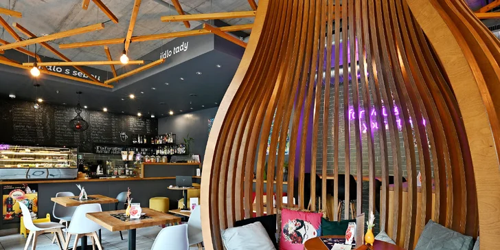 Kavárna Lapin Cherry: 1, 2 nebo 4 míchané alkoholické drinky v srdci Karlína