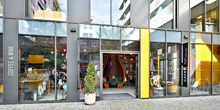 Kavárna Lapin Cherry: 1, 2 nebo 4 míchané alkoholické drinky v srdci Karlína
