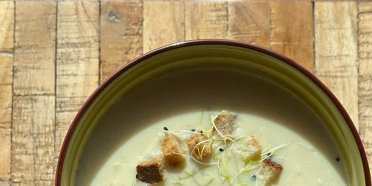 Obědové menu nasladko i naslano: polévka, hlavní chod a limonáda pro 1 a 2 osoby