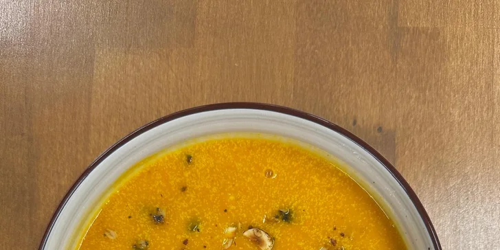 Obědové menu nasladko i naslano: polévka, hlavní chod a limonáda pro 1 a 2 osoby