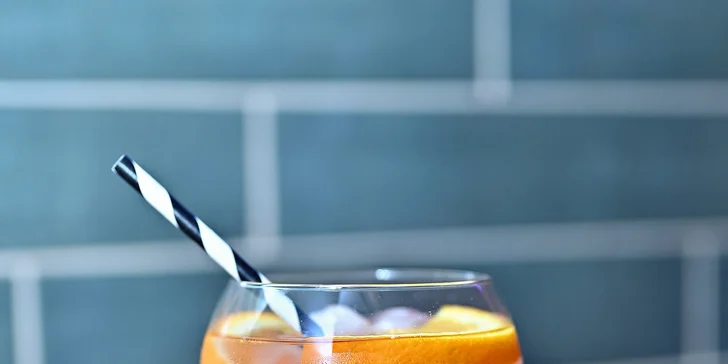 Kavárna Lapin Cherry: 1, 2 nebo 4 míchané alkoholické drinky v srdci Karlína