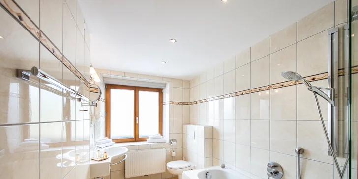 Tyrolská zimní dovolená: 4* hotel s polopenzí, neomezený wellness, karta výhod
