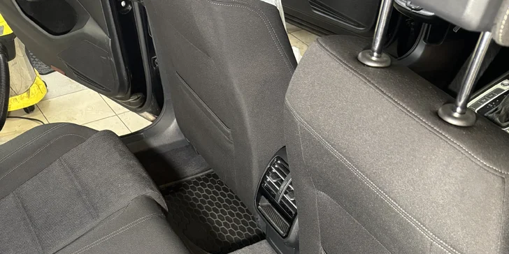 Auto jako ze škatulky: mokré čištění interiéru auta, pokročilá i kompletní péče