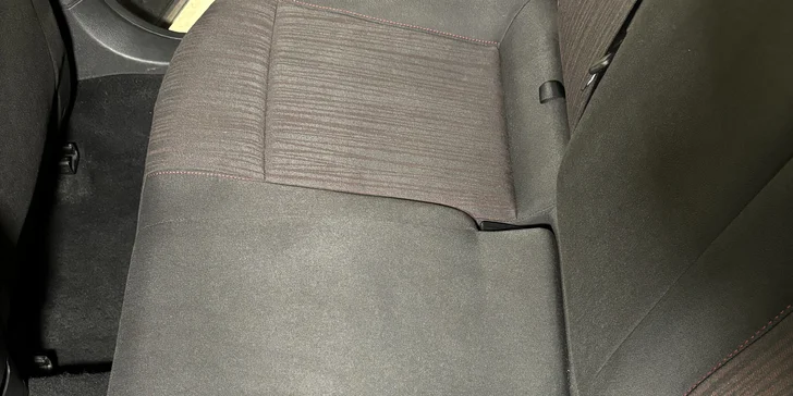 Auto jako ze škatulky: mokré čištění interiéru auta, pokročilá i kompletní péče
