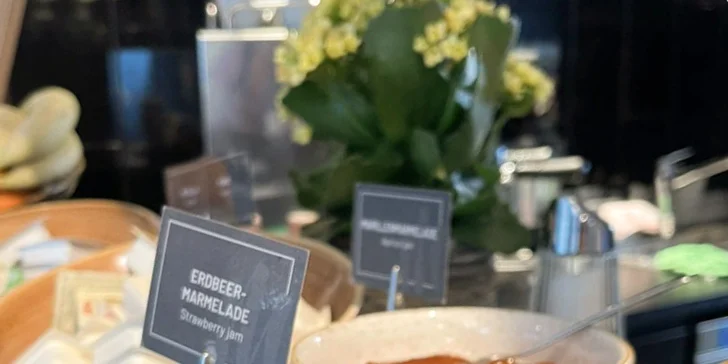 Boutique hotel v Seefeldu: střešní wellness a snídaně, v zimě sjezdovky i běžky